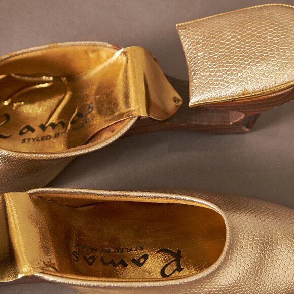 1960s Gold Cutout Floating Wood Carved Heels Shoes - Picture 12 of 13